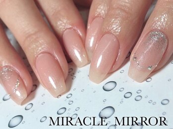 ミラクル ミラー(MIRACLE MIRROR)の写真/飾りすぎないデザインで大人の魅力を引き出す。本物志向の方にもご満足いただけるワンランク上の仕上がり♪