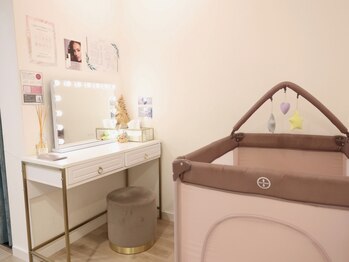 コウ 甲子園口店(KOH)の写真/《ベビーベッド完備》育児やお仕事で忙しいママもオシャレを楽しめる!!お気軽にお越しください♪