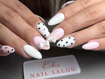 キヒ 大塚店(Kihi)/リボン/ホワイト/ドット冬ネイル