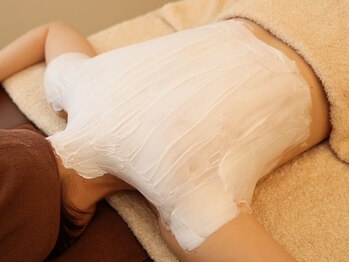 リバース 大阪店(Rebirth)/背中の美白パック