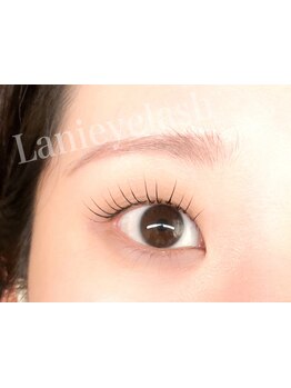 ナチュラル上品な目元にしたい