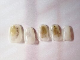 淡色ニュアンスゴールド￥7700