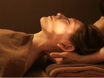 アロマジャムゥ 庚午店/ヘッドのツボ押しでスッキリ!