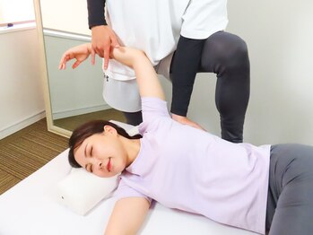 美学 白金高輪店の写真/肩こりへ働きかけ根本的に改善したい身体の悩みに肩甲骨はがしで寄り添います◎