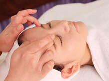 リラクゼーション いやし/8　ボディケア+足つぼ+頭+目