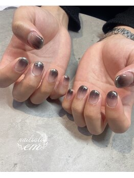 エム(em)/メンズネイル