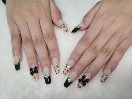 ヒョウ柄ネイル