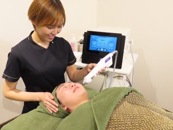 ピレア(Pillea)の写真/本気で悩むほうれい線・たるみ改善に★LED×EMS×ヒト幹細胞原液で感動の速攻ケア!自分史上最高の肌へ!