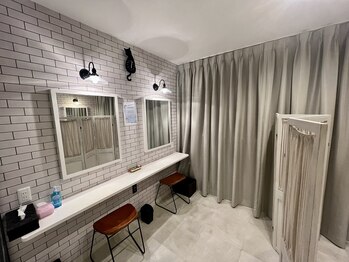 ヴィヴィアン 岡崎店(骨気&Relaxation Vivian)/【1F/メイクルームも完備】