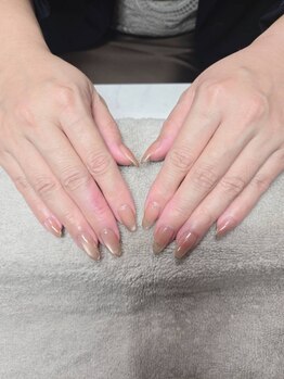 シュルーネイル(Shul-Nail)の写真/「隠す爪から、魅せる爪へ！お悩み解消の専門ケアとあなたに一番似合う色を一緒に見つけるこだわりサロン」