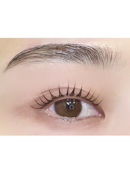 ナチュラル上品な目元にしたい