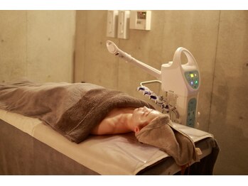 アム バイ オーキッド 代々木公園(UM by ORCHID)/毛穴ケア・ニキビケア