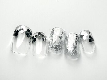 クレモアネイル 池袋西口店(CLEMORE NAIL)/モノトーン×フラワーネイル