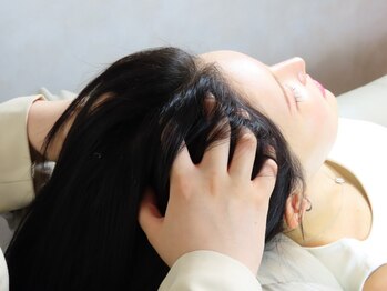 カフネスカルプケアルーム(CAFUNE SCALP CARE ROOM)の写真/『気軽に話せない、頭皮のお悩み...』そんな方に◎抜け毛・頭皮の乾燥・頭皮のコリを解消し育毛促進◎
