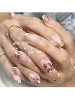 ブラウンのニュアンスネイル