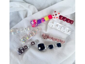 ロミー(Rommy)/夏のおすすめフットネイル