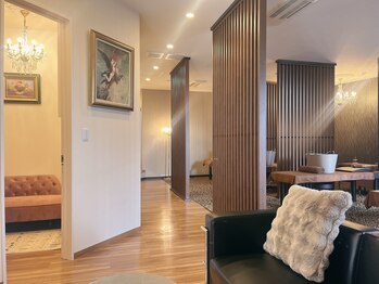 リラクゼーションイヤシ(RELAXATION IYASHI)/小旅行を味わう空間