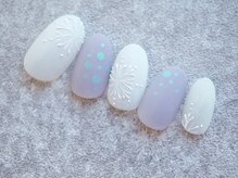カトルナフ(quatre fois neuf)/くすみマットの雪の結晶ネイル