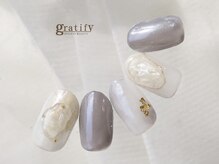 グラティフィー(gratify)/オーロラニュアンスネイル