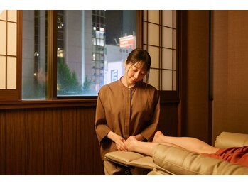 利休 足軽店の写真/【駅から徒歩2分】深層もみほぐし+足特化で足と腰回りにアプローチ◇ミナミで足が疲れたらご相談ください