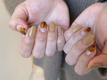 ネイルズ ララ(nails Lala)/Brown。