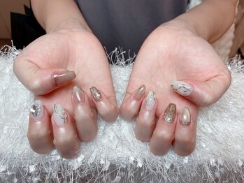 レアネイル 新宿(le'a nail)/ゴールドニュアンスネイル