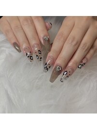 ▼ヒョウ柄ネイル