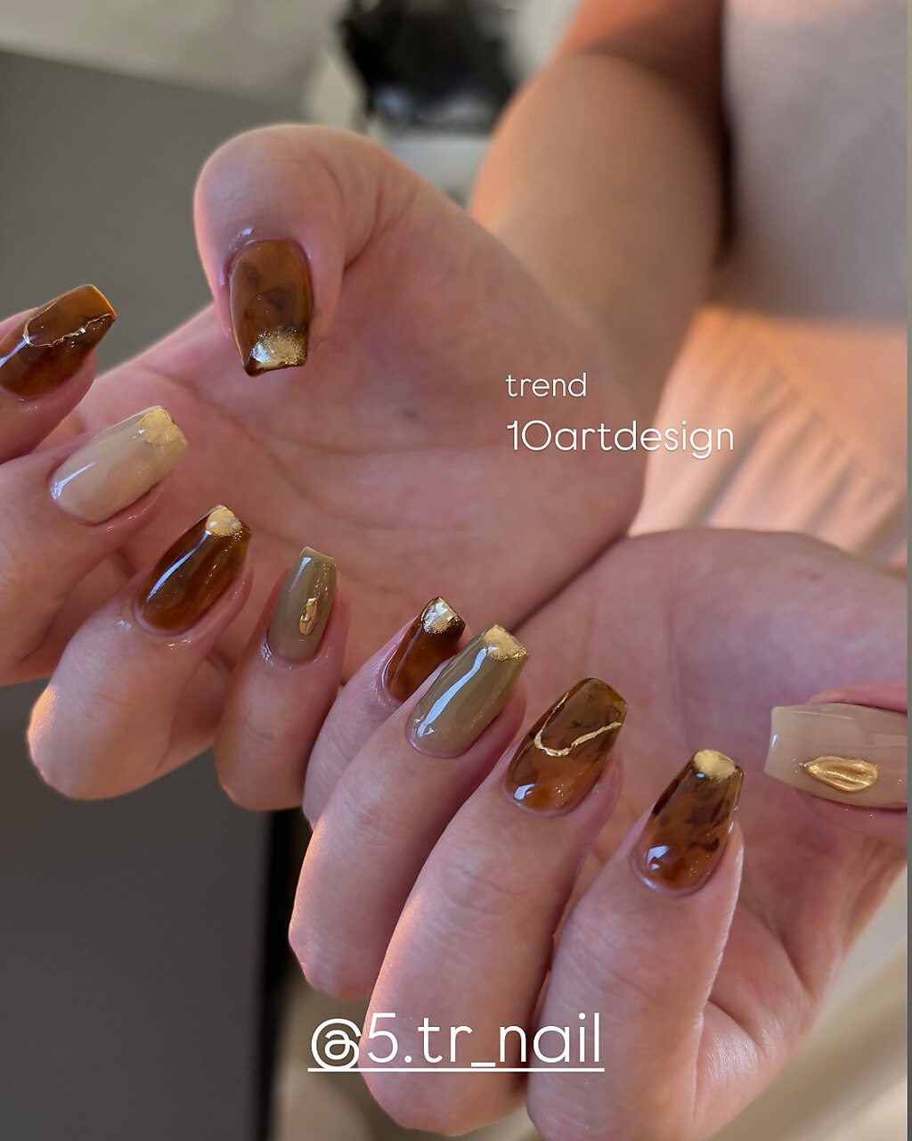 2026年冬トレンド】ラメグラデーション 夏のネイルデザイン集｜人気順