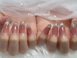 上品シルバーフレンチネイル