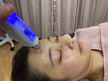 カレン(Current)/頭皮からマッサージ/引上げ/美肌