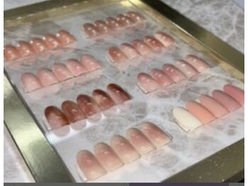 ネイルサロン エーナイン ザ ビッグ豊平店/桃ネイルのデザイン