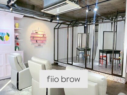 メンズフィオブロウ 大阪梅田芝田店(men's fiio brow)の写真