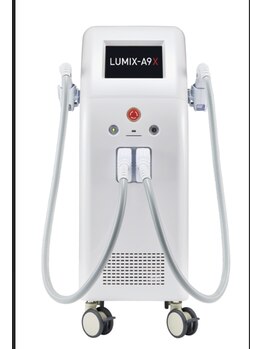ジュエラ(Jewelux by trusty)の写真/美容で、もっと輝く素肌へ。「ハリ・ツヤ・透明感。光から始める美肌ケア。