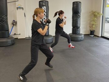 サンスリーフィットネスボクシング(33FITNESSBOXING)の写真/女性会員数多数◇女性人気ジム【1か月8回￥8000(女性会員限定)】全身運動で理想の体を手に入れる♪