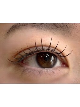 ナチュラル上品な目元にしたい