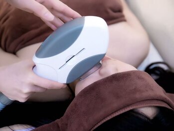健楽の写真/《顔脱毛で気になる毛穴・開きをケア！》産毛をなくし理想のつるんときらめく陶器肌へ☆