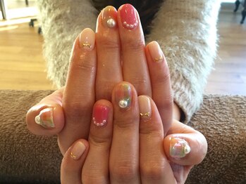 アウリン(AURYN)/シースルーチェックネイル