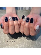 リッシュ(RICHE)/大人ネイビーネイル♪