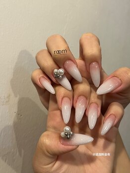 ルーム ビューティーラボラトリーズ(room beauty laboratories)/ミディアムワンカラー×ビジュー