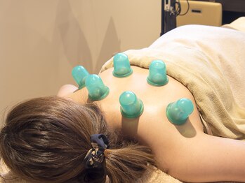 サロン デ モンターニユ(SALON DES montagnes)/カッピング