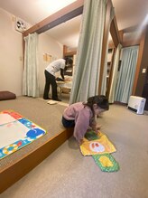 子育てママの整体サロン/施術中のお子様の様子