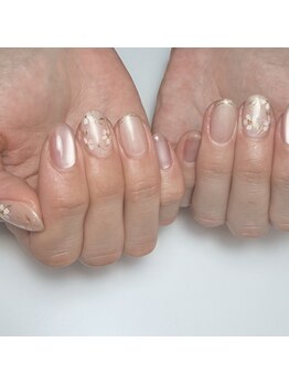 ベージュ×フラワー