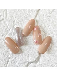 ベージュハートホロネイル