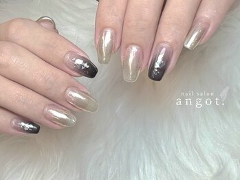 アンガット(angot.)/ミラーグラデーションネイル