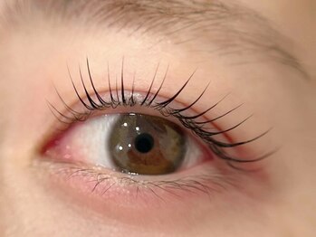 ジェジルアイラッシュ 表参道本店(JAEJIL Eyelash)の写真/【まつ毛パーマ×マツエク】パーマで根元から立ち上げエクステを付けることで,まるで自まつ毛のような瞳に*