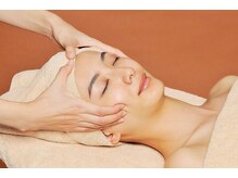 『天然ヒアルロン酸ケア』保湿効果のあるヒアルロン酸を贅沢に使用