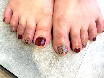 ヒョウ柄ネイル