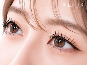 アイラッシュサロン ブラン 下関リピエ店(Eyelash Salon Blanc)の写真/【大人気★フラットラッシュ】幅広い世代から大好評！超軽量で負担最小限♪程よいボリューム感が魅力☆
