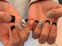 リッシュ(RICHE)/黒フレンチうめつくしネイル