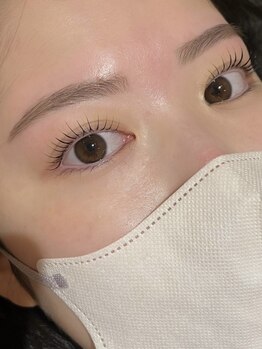 ナチュラル上品な目元にしたい